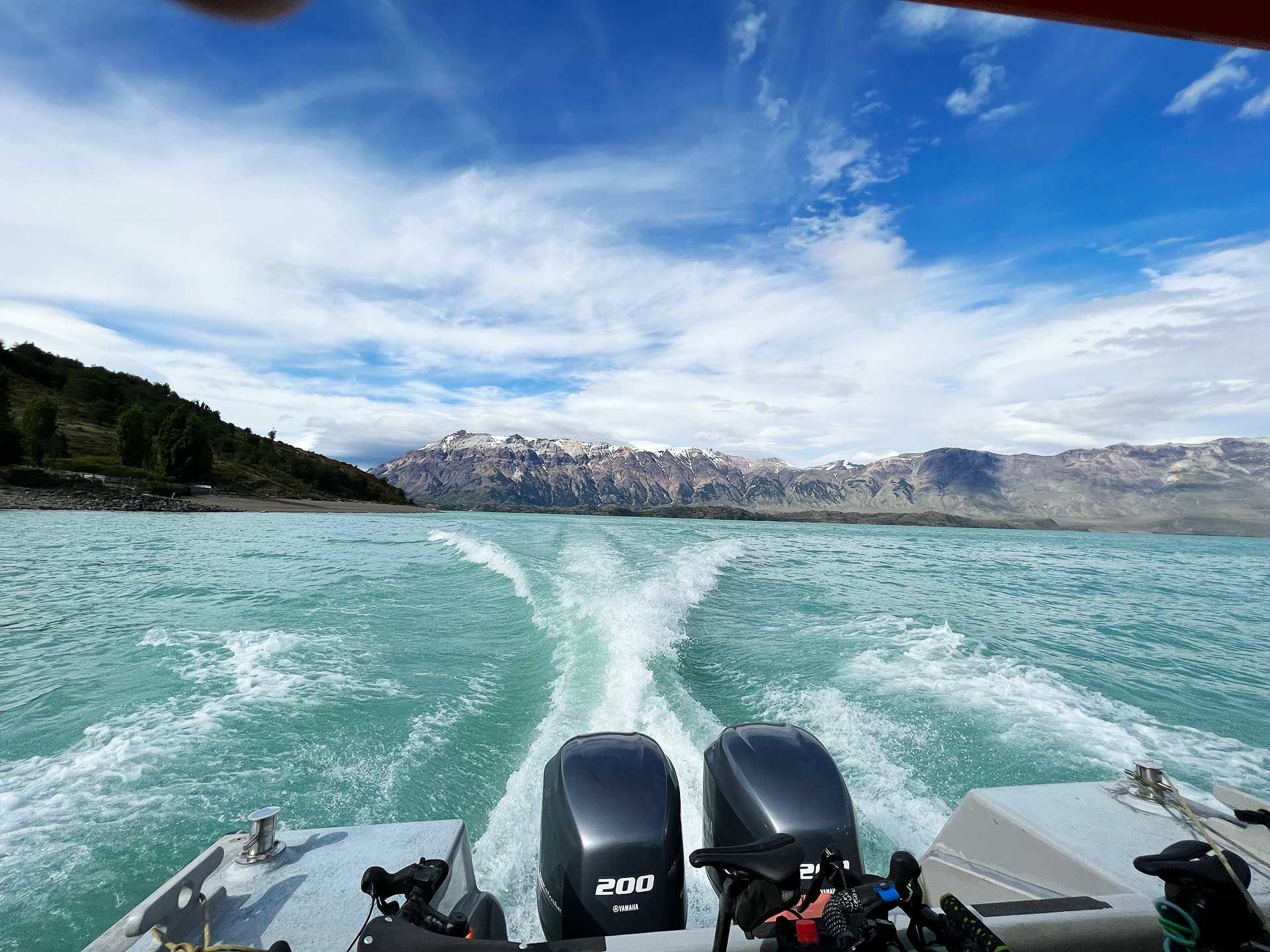 Vistas del lago Binacional O'Higgins - San Martín, postales y colores que quedan grabados en la retina.