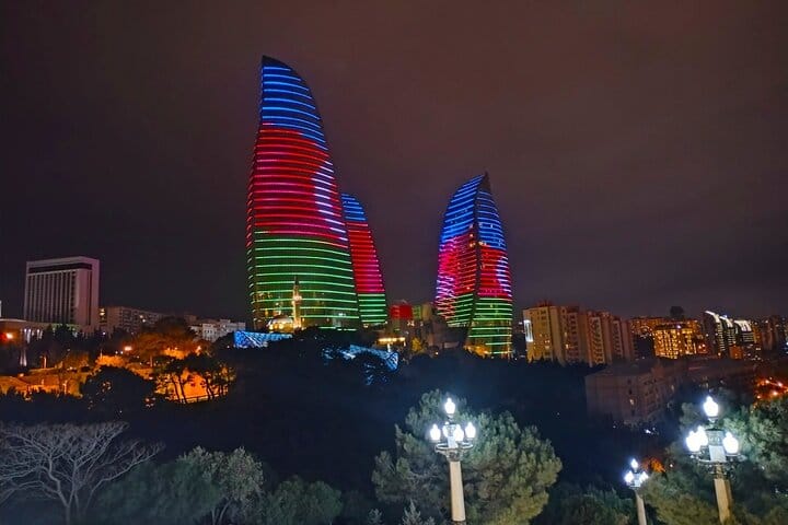 Photo tour- Photograph tour-Baku city tour-Palace of the Shirvanshahs-Baku Ferris Wheel-Fountain Square-Highland Park-3 flame towers