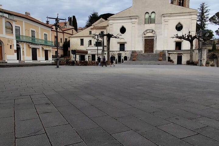 Private Transfer From Sorrento to Naples  3