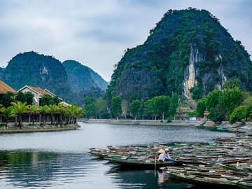 Small Group Ninh Binh Tour: Hoa Lu Tam Coc Full Day Tour from Hanoi