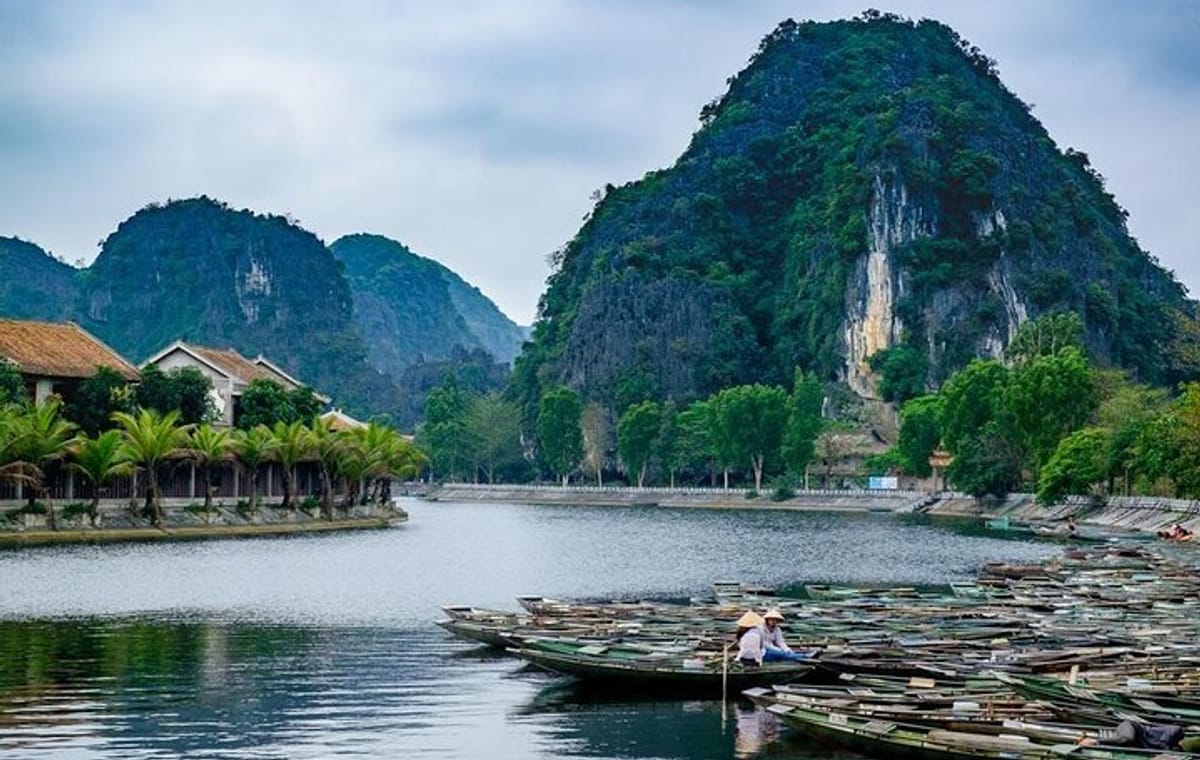 Small Group Ninh Binh Tour: Hoa Lu Tam Coc Full Day Tour from Hanoi