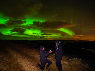 Proposal under the northern lights in Iceland