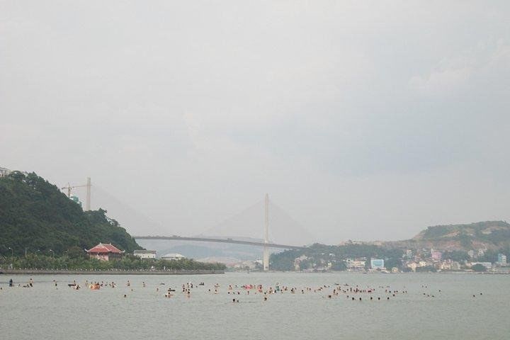 Ha Long Bay Night Exploration