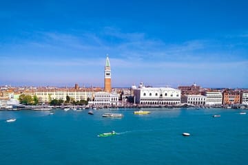 Professional Photoshoot Experience in St. Mark's Square, Venice