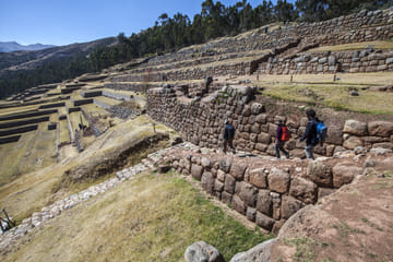 Private 2-Day Sacred Valley Tour: Waterfalls and Chinchero