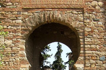 Historic Malaga Tour: Alcazaba, Cathedral, and Local Market