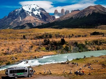 Torres del Paine Day Trip from El Calafate with Guide