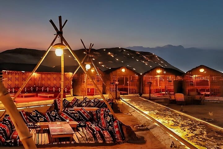 Cairo VIP Night in Giza: Bedouin Dinner, Live Show & Photographer