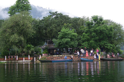 3 Days Pokhara Sightseeing Tour from Kathmandu by Tourist Bus