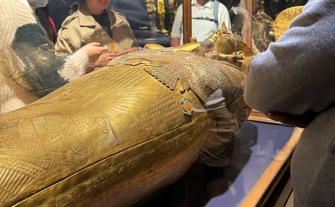 Cairo Day Tour from Sharm El Sheikh: Giza Plateau and Museum