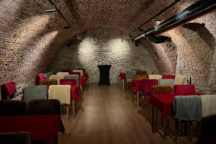 Mystery wine tasting IN THE DARK