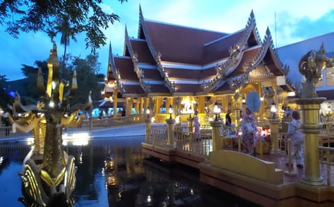 Cultural Show and Dinner at Phuket Fantasea Theme Park