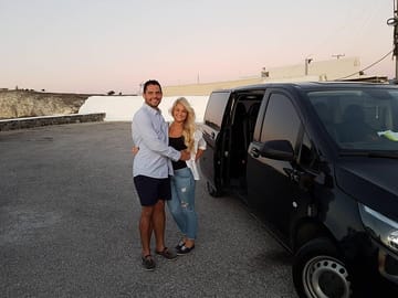 Private 6h highlight tour on santorini