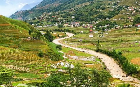Sapa Easy Trekking Tour: Explore Rice Paddies and Villages