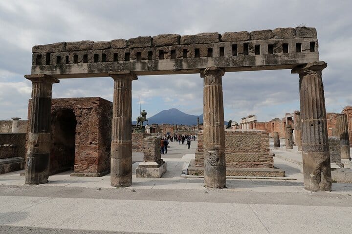 Full Day Private Tour from Naples to Positano and Pompeii 9