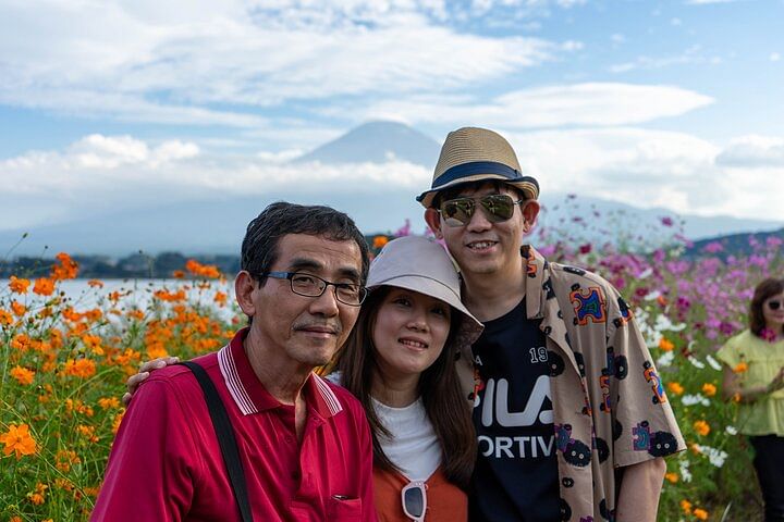 Mt. Fuji Private Sightseeing Tour with Local guide/photographer