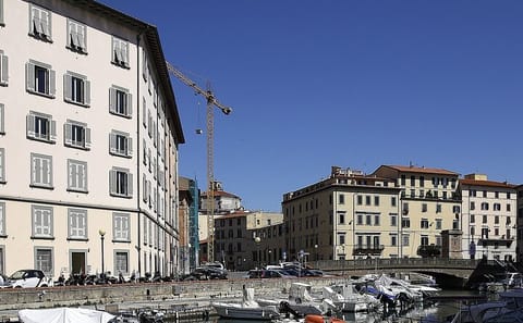 Private Historic Walking Tour in Livorno's Heritage Districts