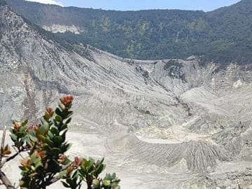 The Hiker of Krakatoa