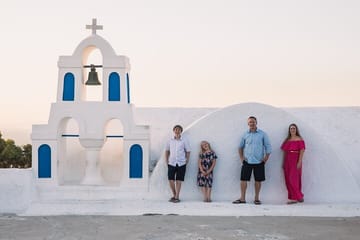 Professional Photo Shoot Experience in Santorini