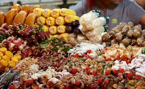 Hanoi Walking Tour: Street Food and Drink Tasting Experience