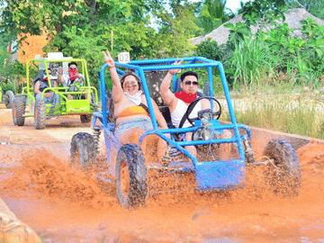 Punta Cana: Tour en Buggies con Cenote y Montana Redonda