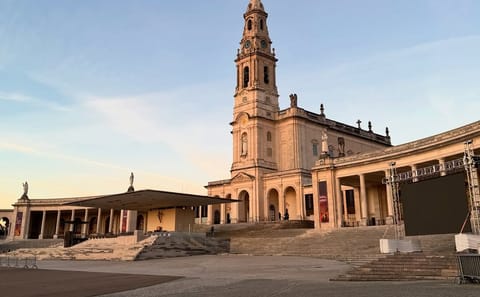 Private Day Trip to Fátima, Nazaré, and Óbidos from Lisbon