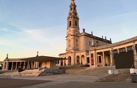 Private Day Trip to Fátima, Nazaré, and Óbidos from Lisbon