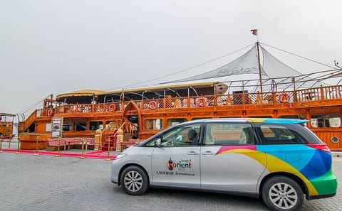 Private Chauffeur Service for Custom Dubai City Tours