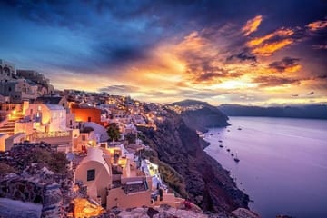 Guided Fira Tour with Greek Coffee or Cocktail Experience