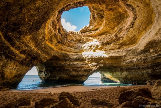 Portimão to Benagil: Adrenaline Wave - 90Mins Cave Tour