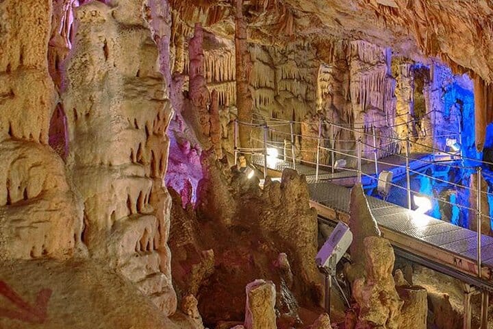 4 Full days in Georgia with private tour, free aiport