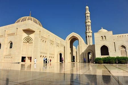 Private Tour: Grand Mosque & Wahiba Sands Adventure in Oman