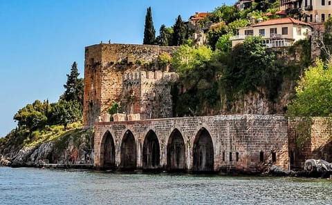 Alanya City Tour with Cable Car and Dimçay Boat Ride