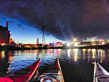 Helsinki Kayak Adventure: Sunset & City Lights