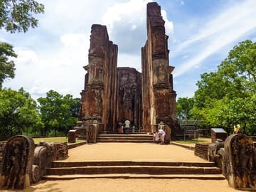 Polonnaruwa-Ancient-City-All-Inclusive-Day-Tour-From-Kandy-3