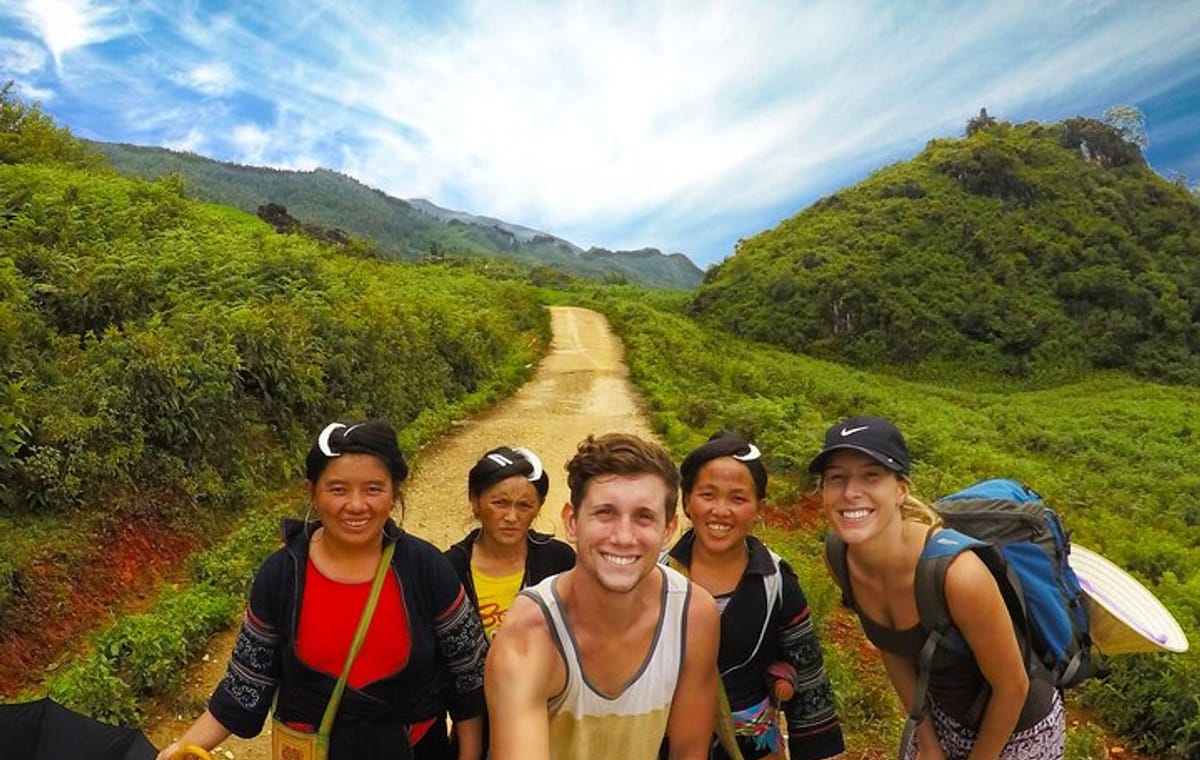 Sapa Trekking 3days/2nights from Hanoi by Limousine Roundtrip