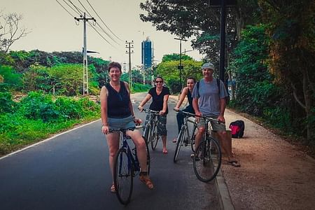 Colombo Countryside Cycling Adventure with Tuk Tuk Experience