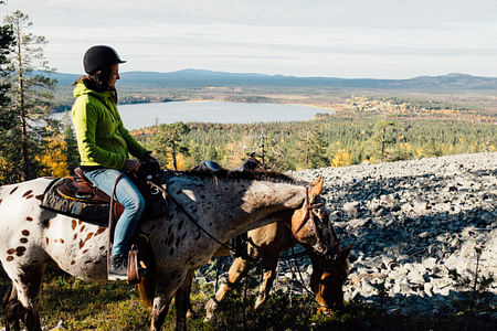 Small group horseback riding to Soutaja fell 2h