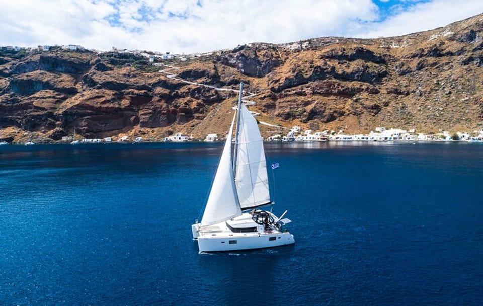 Luxury Sailing Tour from Fira to Thirassia Island