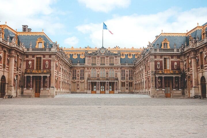Private Vintage Car Tour with Versailles & CDG Airport Transfers 9
