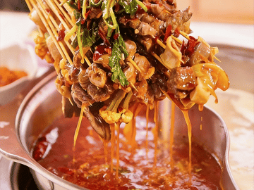 Chengdu: Private Sichuan Food Tour with Hot Pot Dinner