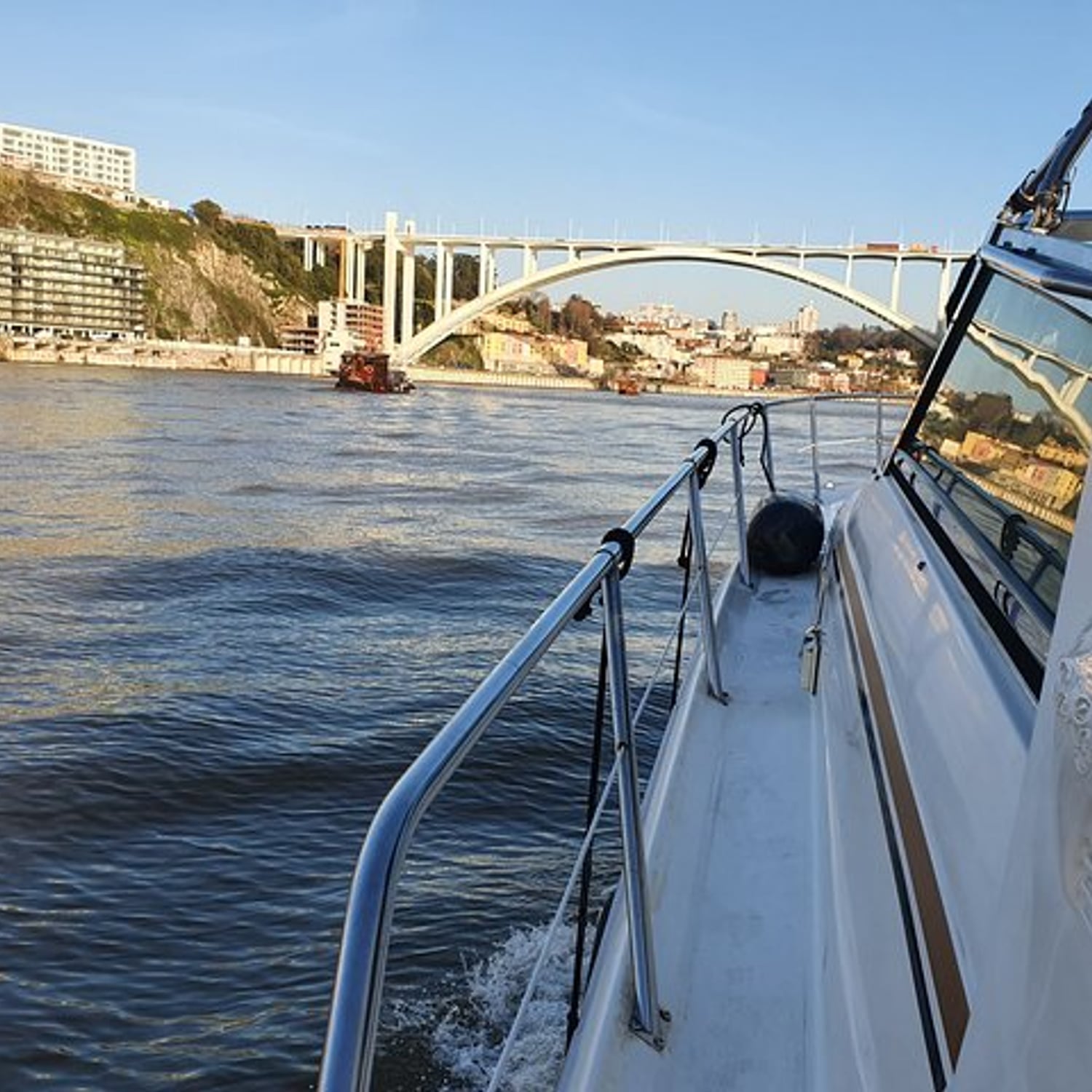 Day trip by private yacht to Curva da Lomba from Porto