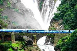 5-Day Golden Triangle Tour by Train from Delhi