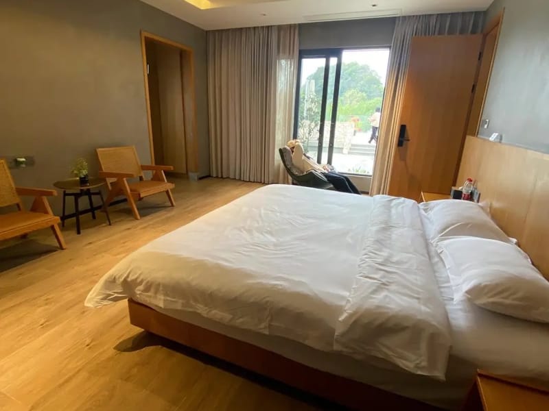 Hangzhou: Deqing Water Town & Mogan Private Day Trip
