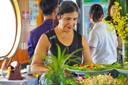 Alova Premium Cruise – A Mid-range Luxury 6 Hours Cruise