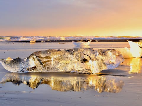 2 Day South Coast, Black Sand Beach & Glacier Lagoon Small Group Tour with Ice Cave, photo 2