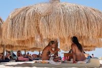 Hurghada : Hula Hula Island Private Boat with Lunch & Transfer 9