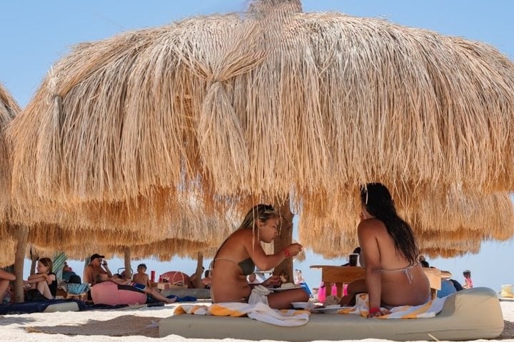 Hurghada : Hula Hula Island Private Boat with Lunch & Transfer 9