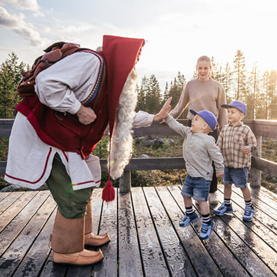 Yksityinen tapaaminen Joulupukin kanssa Rovaniemellä kesällä - Image 3