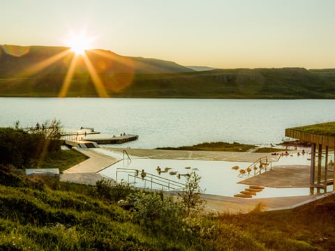 Exclusive East Iceland: Vök Baths, Reindeer & Waterfalls, photo 16